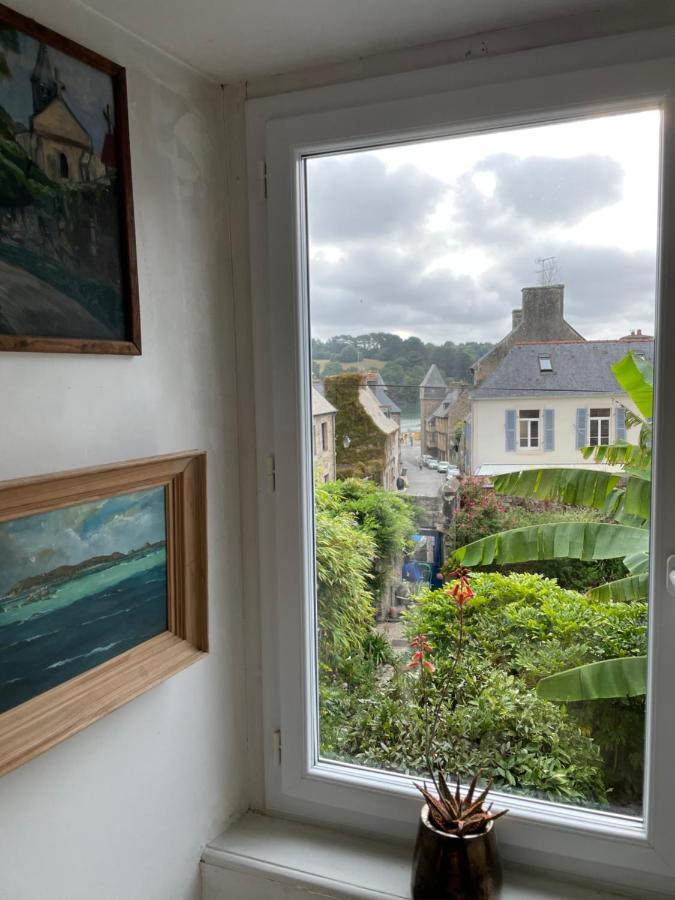 Appartement De 1634 Avec Balcon Au Sud Sur Jardin En Plein Coeur Historique Tréguier Εξωτερικό φωτογραφία