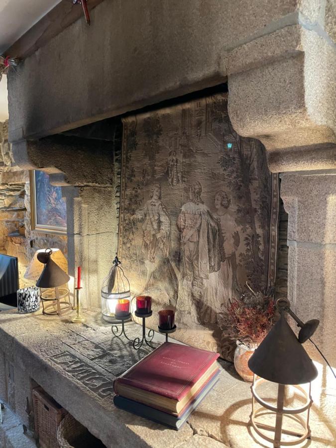 Appartement De 1634 Avec Balcon Au Sud Sur Jardin En Plein Coeur Historique Tréguier Εξωτερικό φωτογραφία